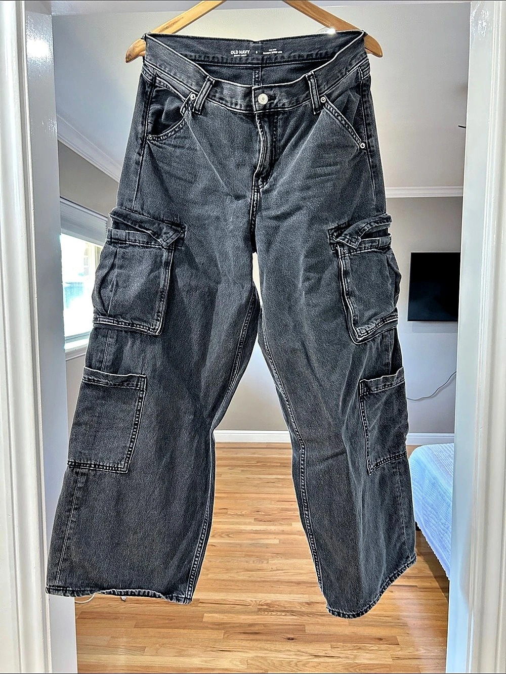 Cargo Straight Leg Jeans in Gray